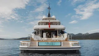 The Oasis Deck with fold-out wings is a selling point for Benetti's B.Now series.